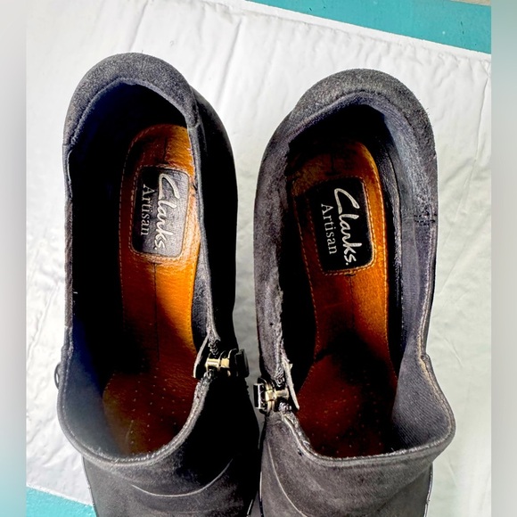 Clarks Artisan Black Leather Upper 3” Ankle Booties side Zipper - Size 8.5M USA - Picture 10 of 10